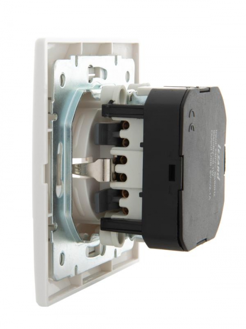 Розетка 1-м СП Mira 16А с заземл. + USB разъем бел. LEZARD 701-0202-181 701-0202-181