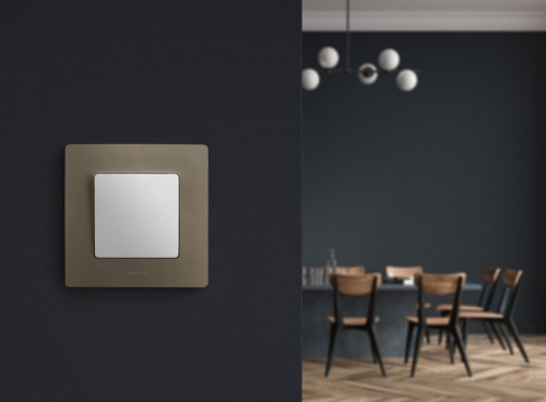 Выключатель 1-кл. СП Etika 10А IP20 250В 10AX безвинт. зажимы механизм бел. Leg 672201 672201