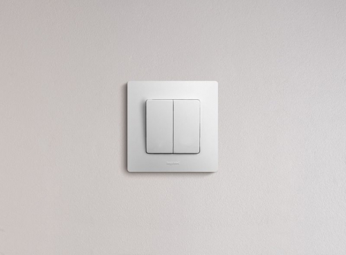 Выключатель 2-кл. СП Etika 10А IP20 250В 10AX безвинт. зажимы механизм бел. Leg 672202 672202