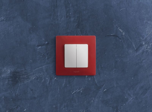 Выключатель 2-кл. СП Etika 10А IP20 250В 10AX безвинт. зажимы механизм бел. Leg 672202 672202