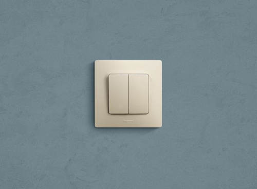 Выключатель 2-кл. СП Etika 10А IP20 250В 10AX безвинт. зажимы механизм сл. кость Leg 672302 672302