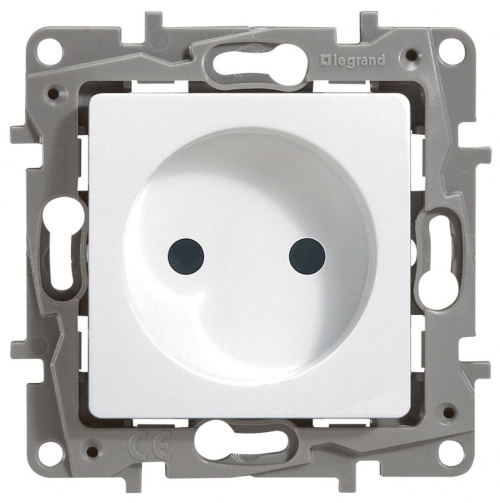 Розетка 1-м СП Etika 16А IP20 250В 2P без заземл. немецк. стандарт винт. клеммы механизм бел. Leg 672220 672220