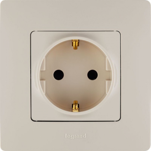 Розетка 1-м СП Etika 16А IP20 250В 2P+E с заземл. немецк. стандарт винт. клеммы механизм сл. кость Leg 672321 672321