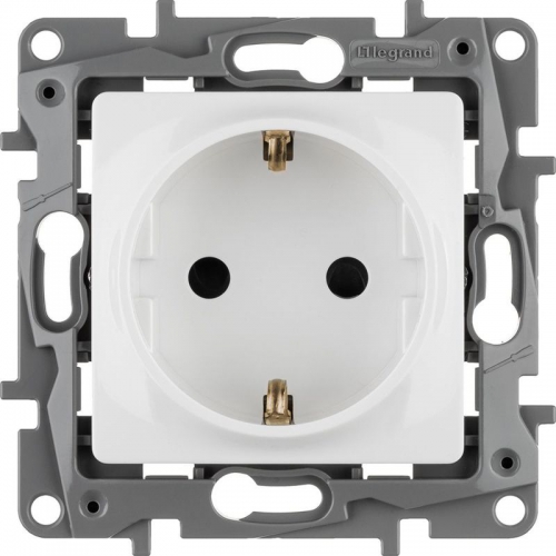 Розетка 1-м СП Etika 16А IP31 250В 2P+E с заземл. защ. шторки немецк. стандарт винт. клеммы механизм бел. Leg 672222 672222