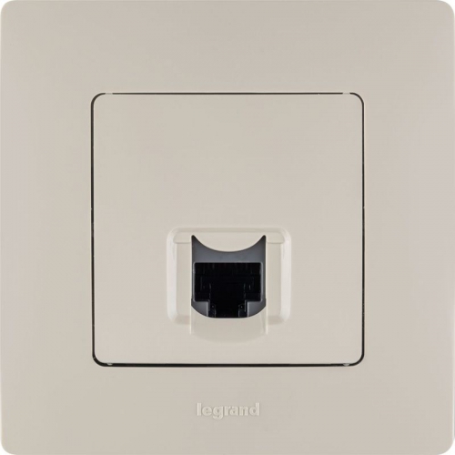 Розетка компьютерная 1-м СП Etika RJ45 кат.5E UTP механизм сл. кость Leg 672341 672341