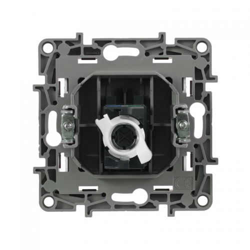 Розетка компьютерная 1-м СП Etika RJ45 кат.5E UTP механизм алюм. Leg 672441 672441