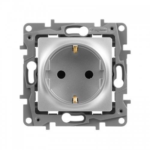 Розетка 1-м СП Etika 16А IP31 250В 2P+E с заземл. защ. шторки немецк. стандарт винт. клеммы механизм алюм. Leg 672422 672422