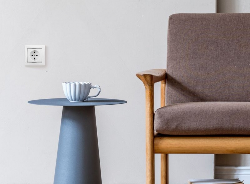 Механизм розетки 1-м СП Valena с заземл. бел. Leg 774420 774420