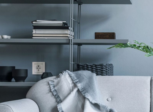 Механизм розетки 1-м СП Valena с заземл. бел. Leg 774420 774420