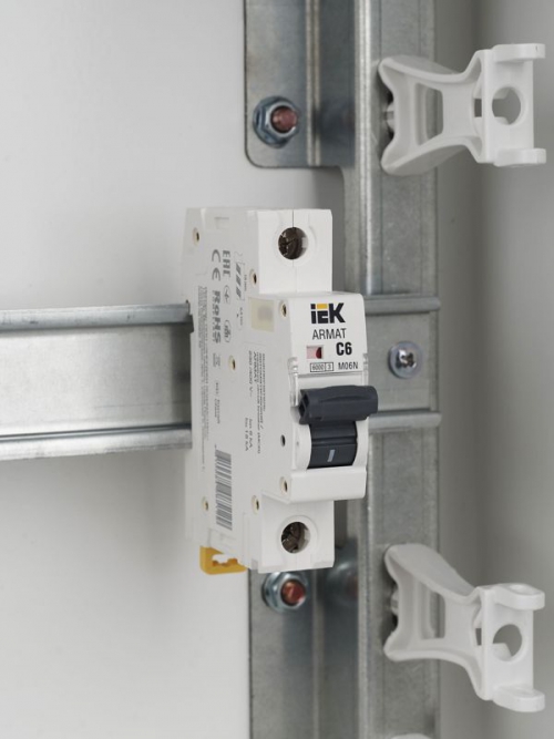 Выключатель автоматический 1п C 6А M06N ARMAT IEK AR-M06N-1-C006 AR-M06N-1-C006