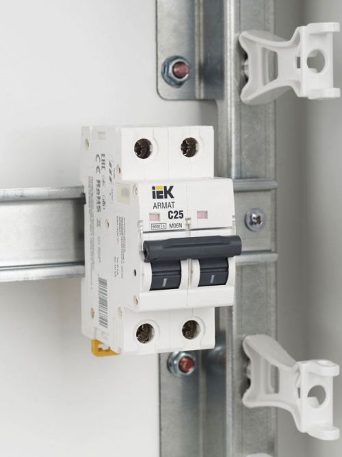 Выключатель автоматический 2п C 25А M06N ARMAT IEK AR-M06N-2-C025 AR-M06N-2-C025