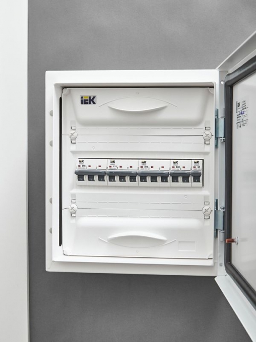 Выключатель автоматический 3п C 10А M06N ARMAT IEK AR-M06N-3-C010 AR-M06N-3-C010