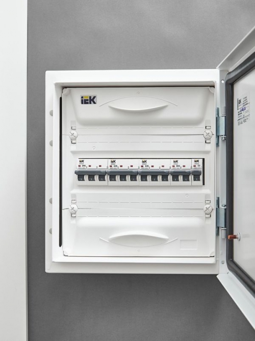 Выключатель автоматический 3п C 20А M06N ARMAT IEK AR-M06N-3-C020 AR-M06N-3-C020