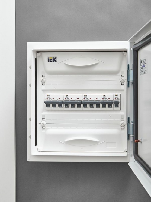 Выключатель автоматический 3п C 40А M06N ARMAT IEK AR-M06N-3-C040 AR-M06N-3-C040