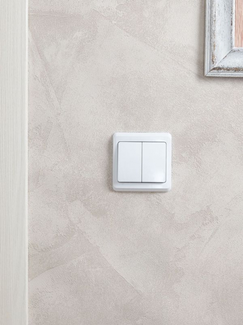 Выключатель 2-кл. СП Вега 10А IP20 ВС10-2-0-ВБ бел. IEK EVV20-K01-10-DM EVV20-K01-10-DM