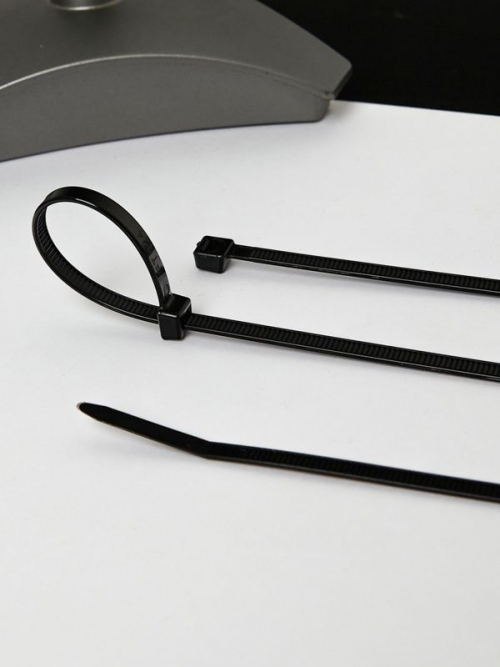 Хомут кабельный 4.8х200 нейл. черн. (уп.100шт) ИЭК UHH32-D048-200-100 UHH32-D048-200-100