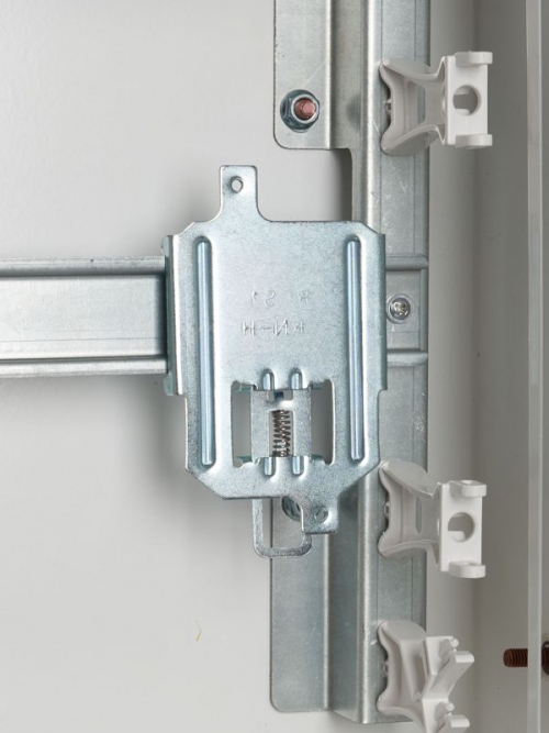 Скоба RCs1 на DIN-рейку для ВА 88-32 ИЭК SVA10D-S35-3 SVA10D-S35-3