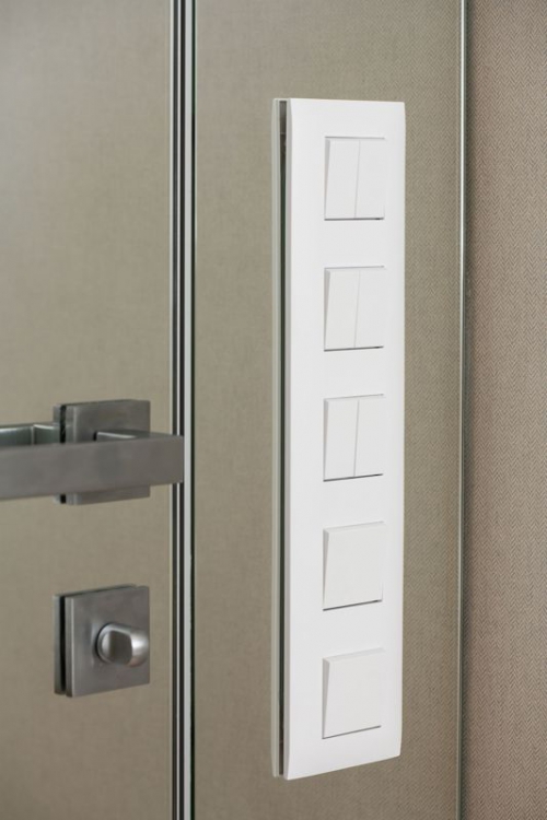 Рамка 5-м SKANDY SK-F05W арктич. бел. IEK SK-M52-K01 SK-M52-K01