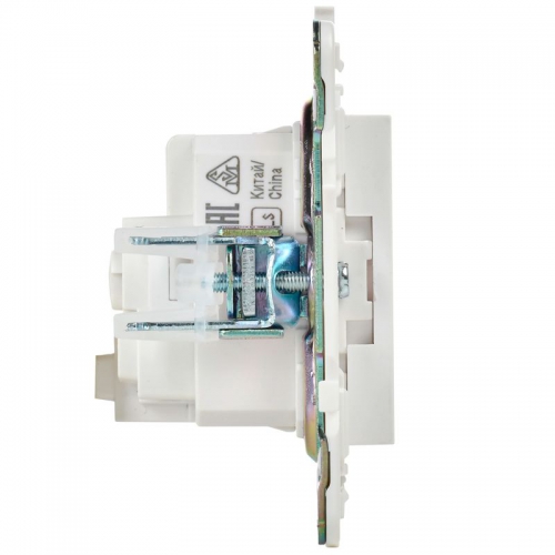 Розетка SKANDY 16А с заземл. защ. штроки б/к SK-R06W арктич. бел. IEK SK-R14-16-1-K01 SK-R14-16-1-K01