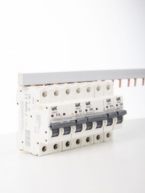 Шина соединительная PIN 2п 63А (дл.1м) ИЭК YNS21-2-063 YNS21-2-063