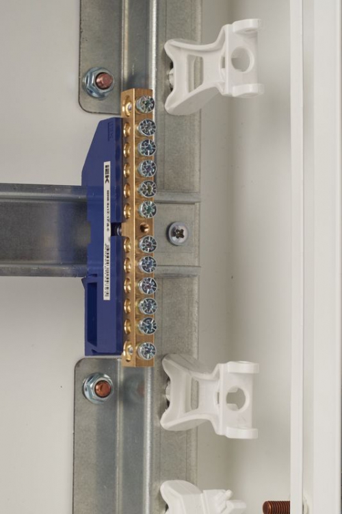 Шина нулевая на DIN-изол. ШНИ 8х12-12-Д-С IEK YNN10-812-12D-K07 YNN10-812-12D-K07