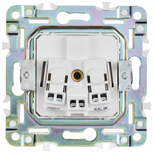 Розетка SKANDY 16А с заземл. защ. шторки SK-R04B беж. IEK SK-R14-16-K10 SK-R14-16-K10