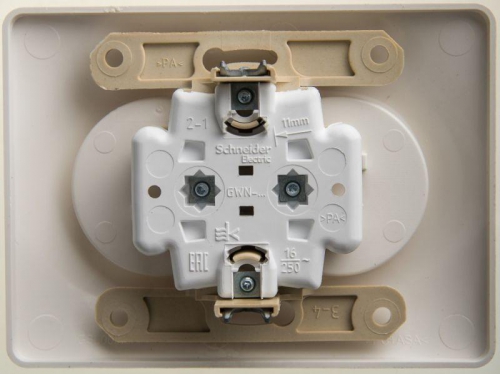 Розетка 2-м СП Glossa 16А IP20 250В без заземл. в сборе перламутр. SE GSL000620 GSL000620