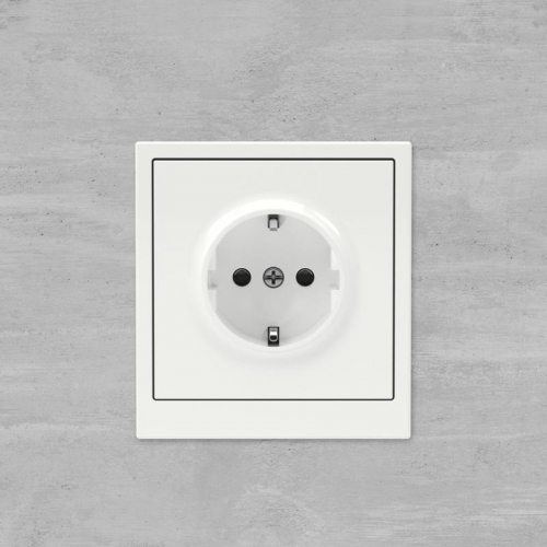 Розетка силовая KANT 2P+E защ. шторки бел. магнолия DKC 7000003 7000003