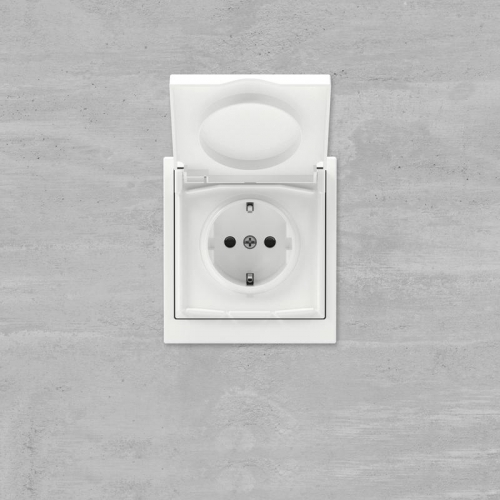 Розетка силовая KANT IP44 2P+E защ. шторки с крышкой бел. магнолия DKC 7000013 7000013