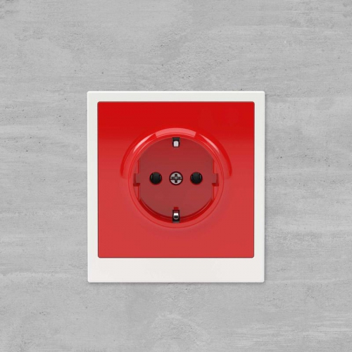 Розетка силовая KANT 2P+E без шторки красн. сатин DKC 7001033 7001033