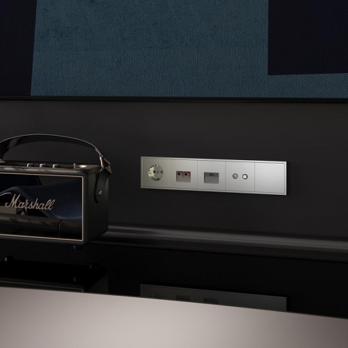 Розетка 1-м СП S70 16А с заземл. защ. шторки механизм шелк Voltum VLS040204 VLS040204