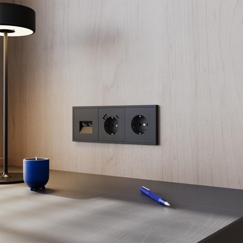 Розетка 1-м СП S70 16А с USB A+С с заземл. защ. шторки механизм черн. матов. Voltum VLS040508 VLS040508