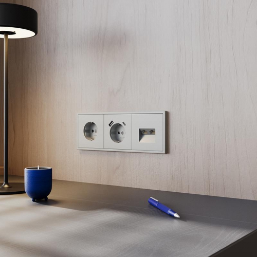 Рамка 3-м S70 пластик. сталь Voltum VLS100305 VLS100305