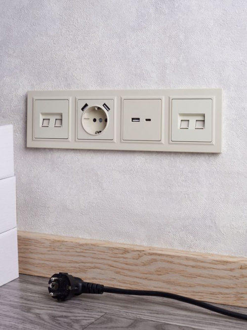 Розетка BRITE USB A+C 18Вт РЮ11-1-БрКр беж. IEK BR-U22-018-K10 BR-U22-018-K10