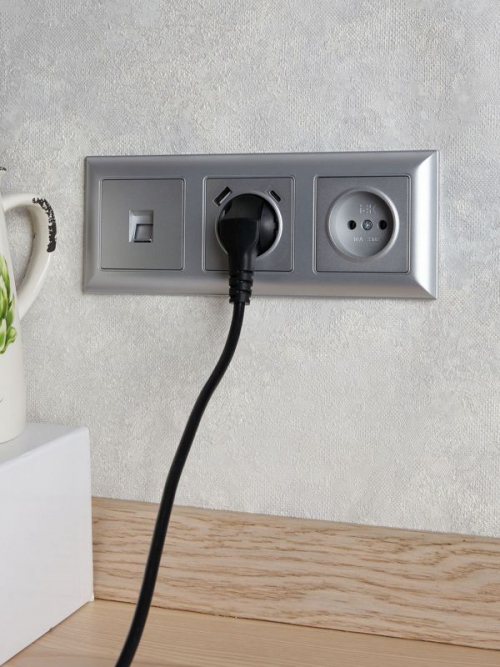 Розетка BRITE РЮш11-1-БрА 16А с USB A+C 18Вт с заземл. защ. шторки алюм. IEK BR-R14-16-U22-018-K47 BR-R14-16-U22-018-K47