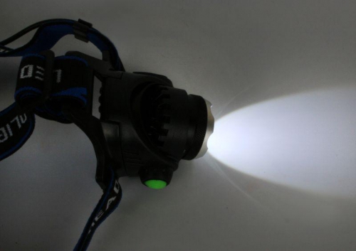 Фонарь налобный E150 (аккум. 220В CREE 3Вт пласт. бокс; черн.) Ultraflash 12188 12188