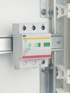 Ограничитель перенапряжения ОПС1-B 3P IEK MOP20-3-B