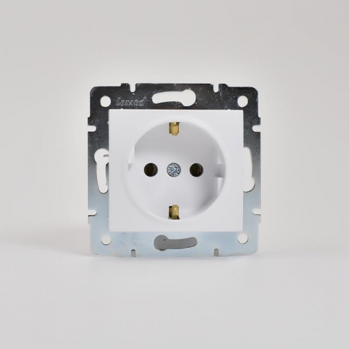 Механизм розетки 1-м СП Karina с заземл. термопласт бел. LEZARD 707-0288-122B 707-0288-122B