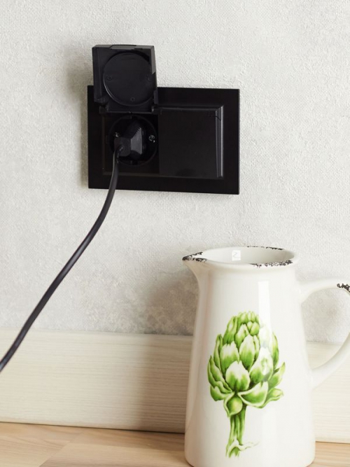 Розетка 2-м СП BRITE РСбш12-3-44-БрЧ 16А в сборе IP44 с крышкой черн. IEK BR-R26-16-44-K02-F BR-R26-16-44-K02-F