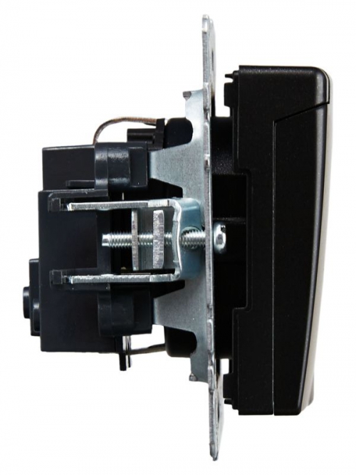 Розетка BRITE РСбш10-3-БрЧ 16А IP20 с заземл. защ. шторки с крышкой черн. IEK BR-R16-16-K02 BR-R16-16-K02