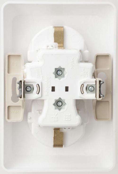 Розетка 2-м СП Этюд 16А IP20 250В с заземл. защ. шторки бел. SE PC16-108B PC16-108B