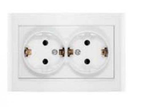 Розетка 2-м СП Бриллиант 16А IP20 с заземл. защ. шторки бел. UNIVersal 7947540 7947540