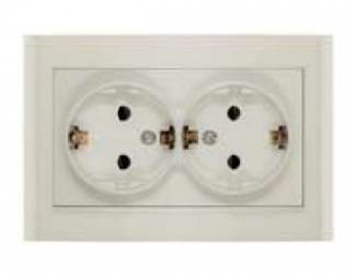 Розетка 2-м СП Бриллиант 16А IP20 с заземл. защ. шторки сл. кость UNIVersal 7948769 7948769