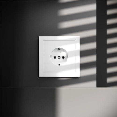 Розетка 1-м СП S70 16А с заземл. механизм бел. матов. Voltum VLS040102 VLS040102
